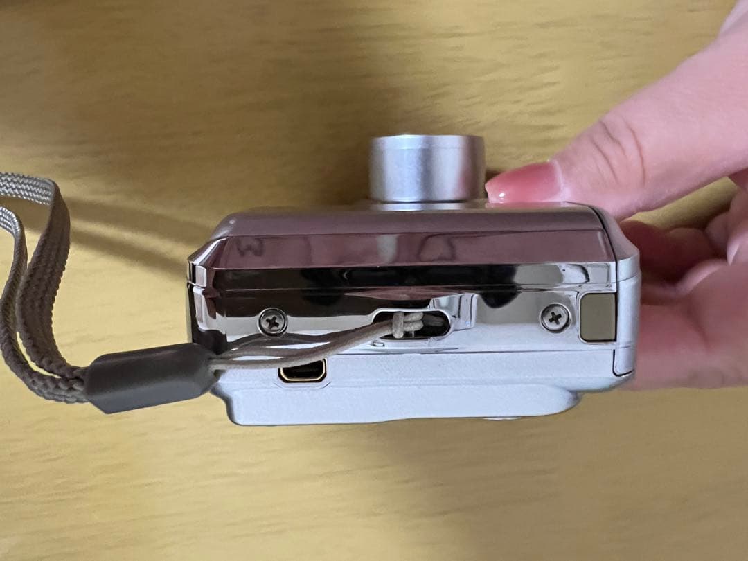 【美品】FUJIFILM FinePix AV230 デジタルカメラ シルバー