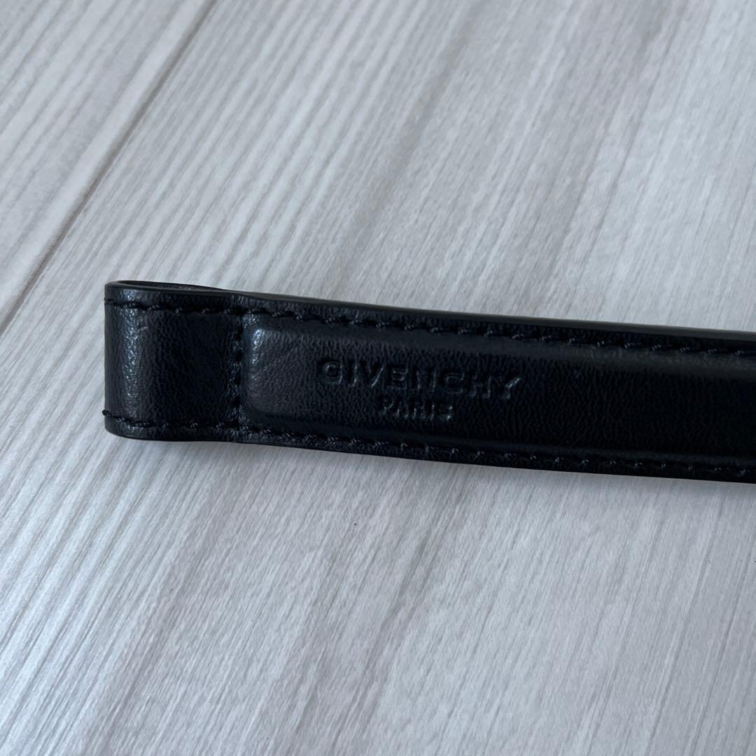 ジバンシィ カーフレザー ボディバッグ【美品】