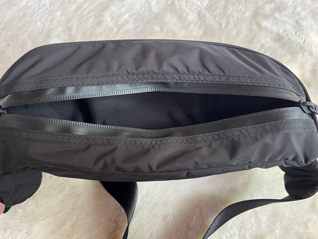 新品未使用✨adidas Stella McCartney クロスボディバッグ