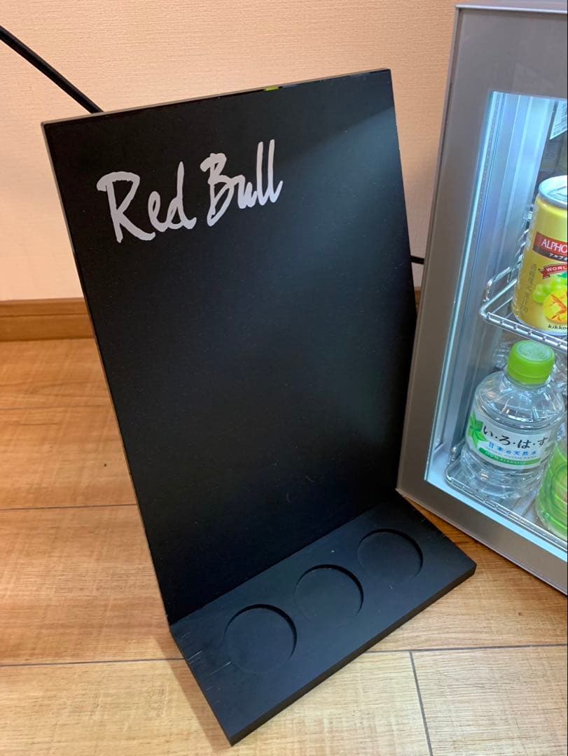 【希少 専用スタンド付】RedBull小型冷蔵庫　ショーケース　非売品