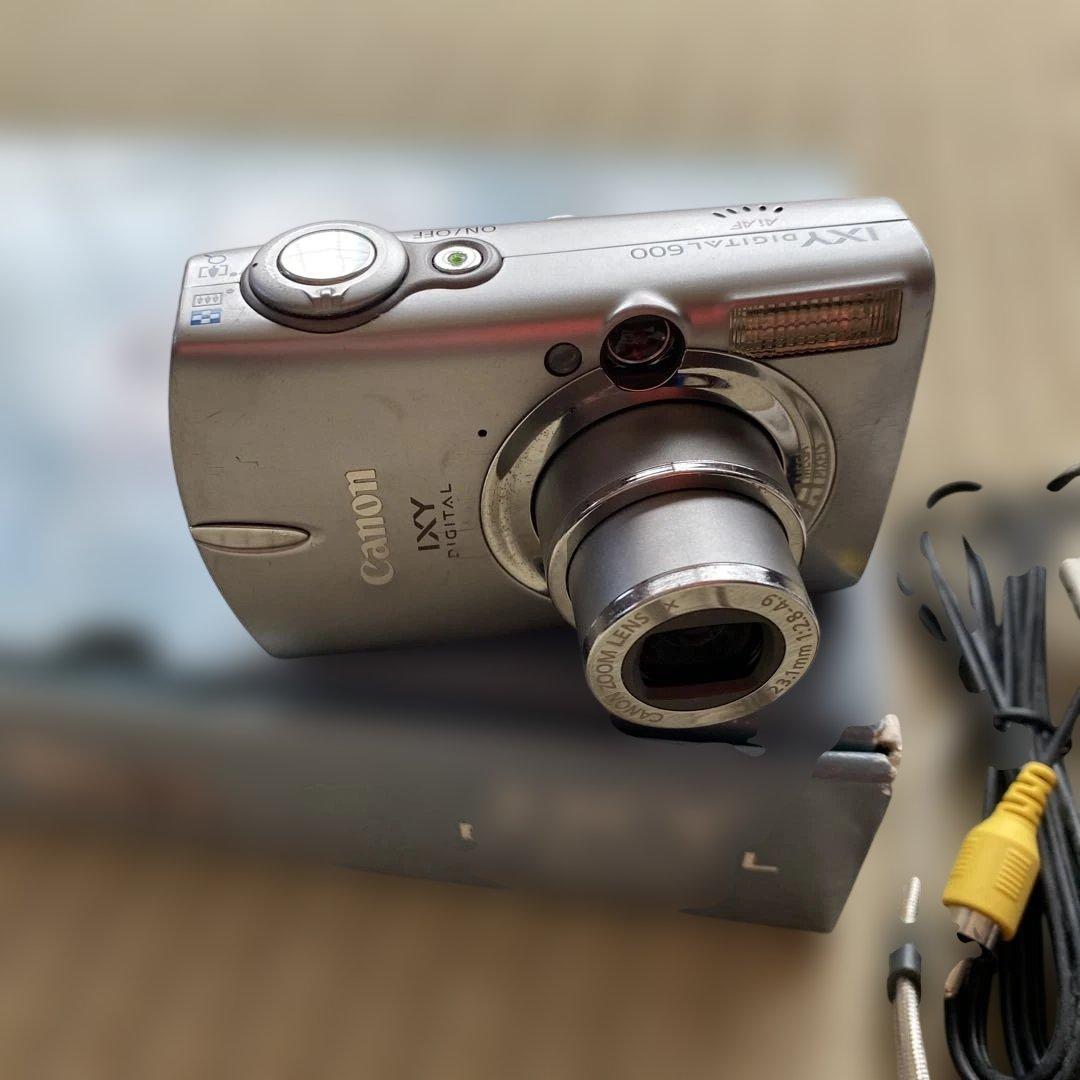 Canon IXY DIGITAL 600 シルバー デジカメ　キャノンイクシー