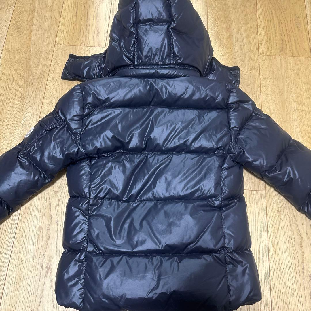 ぴっぴ MONCLER ブラックダウンジャケット フード付き