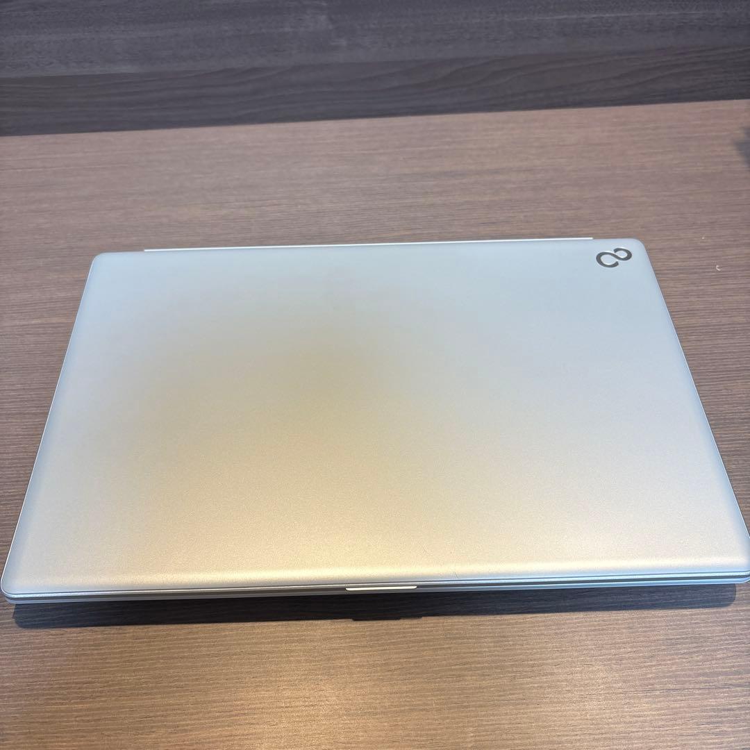 富士通 LIFEBOOK AHシリーズ シルバー