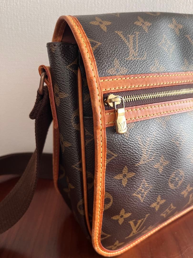 LOUIS VUITTON メッセンジャーボスフォールPM ショルダーバッグ
