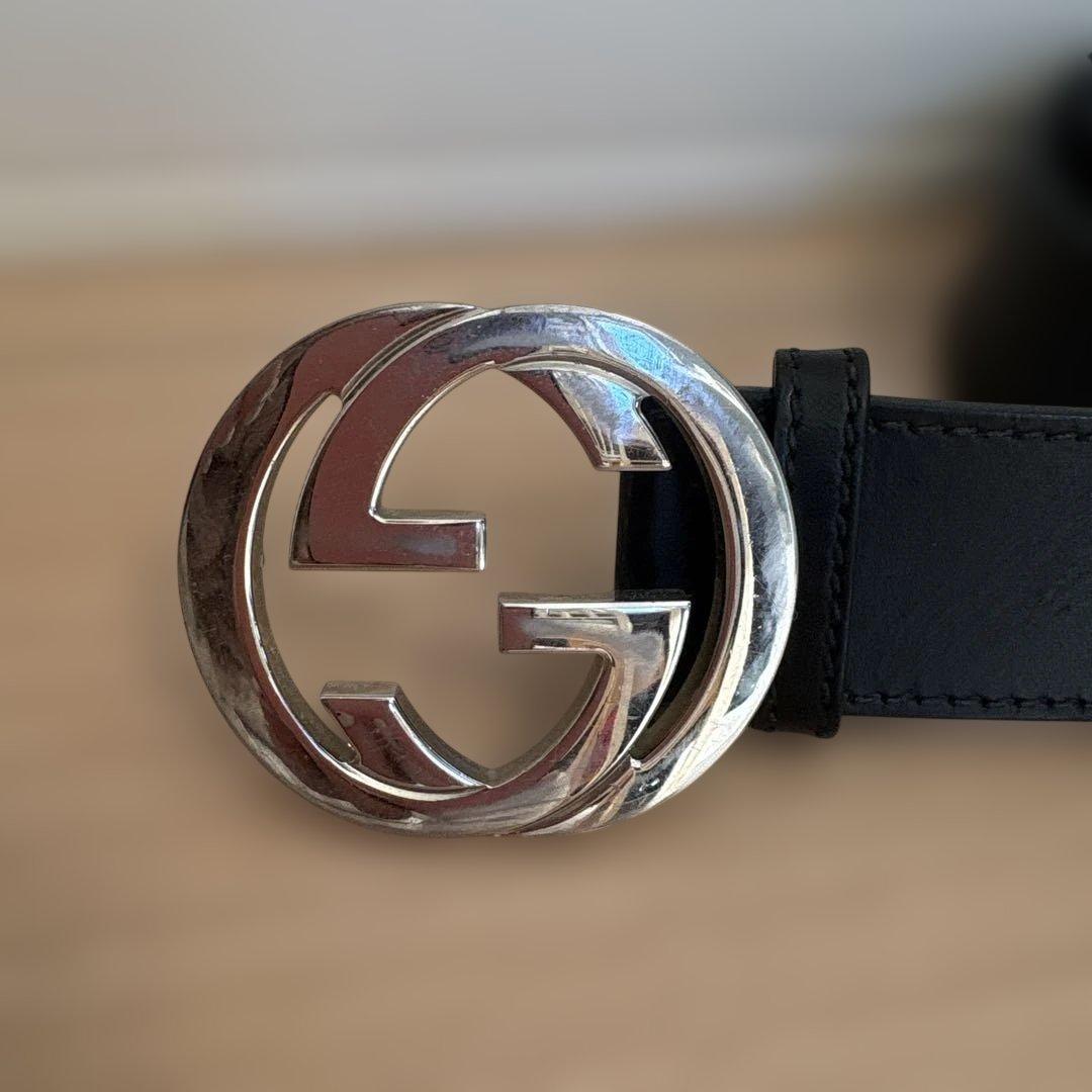 GUCCI ブラックレザー ロゴベルト