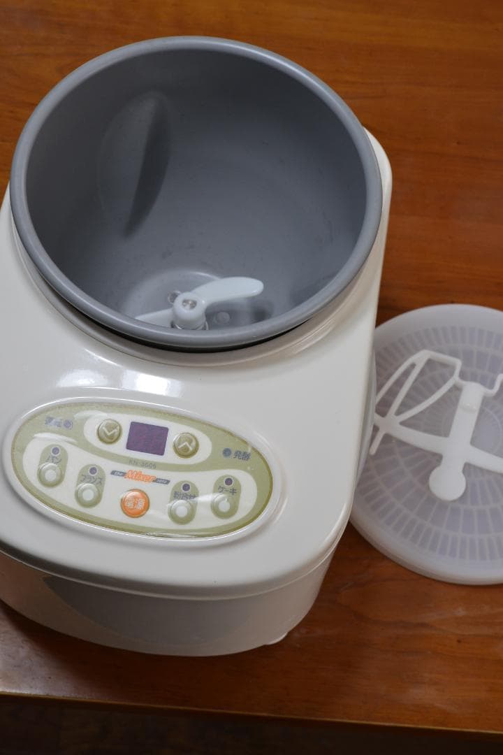 家庭用パンこね機　ザ・ミキサーKN-3005