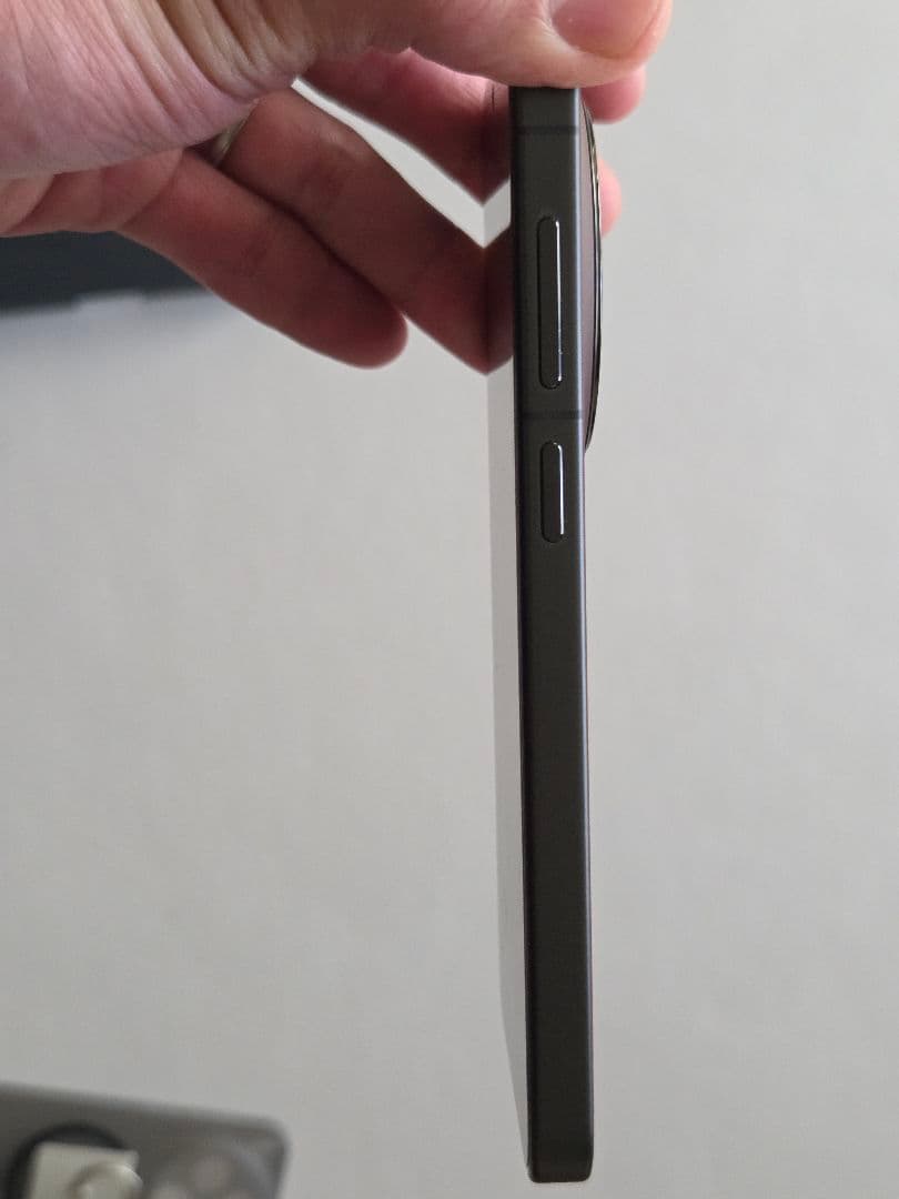 美品　グローバル版　vivo x300 12/512GB Summary Red