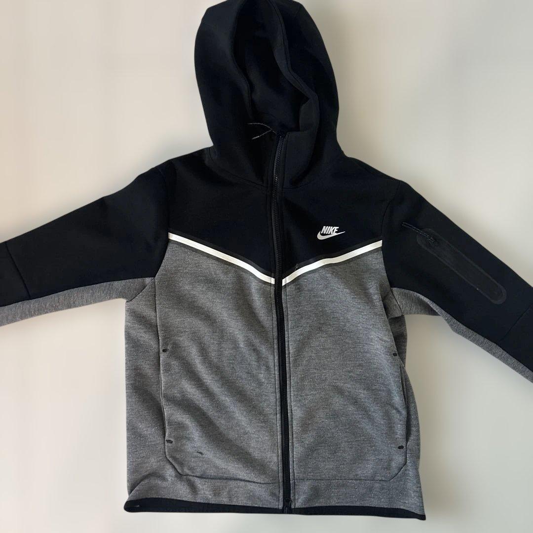 人気　Nike テックフリース セットアップMグレ ー/ブラック