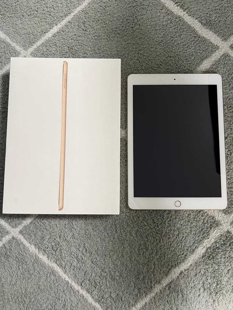 Apple iPad (第5世代) Wi-Fiモデル　ゴールド 本体 箱付き