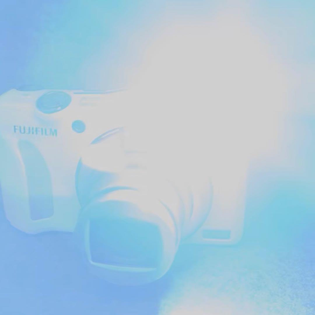 富士フイルム FinePix F800EXR ホワイト デジカメ