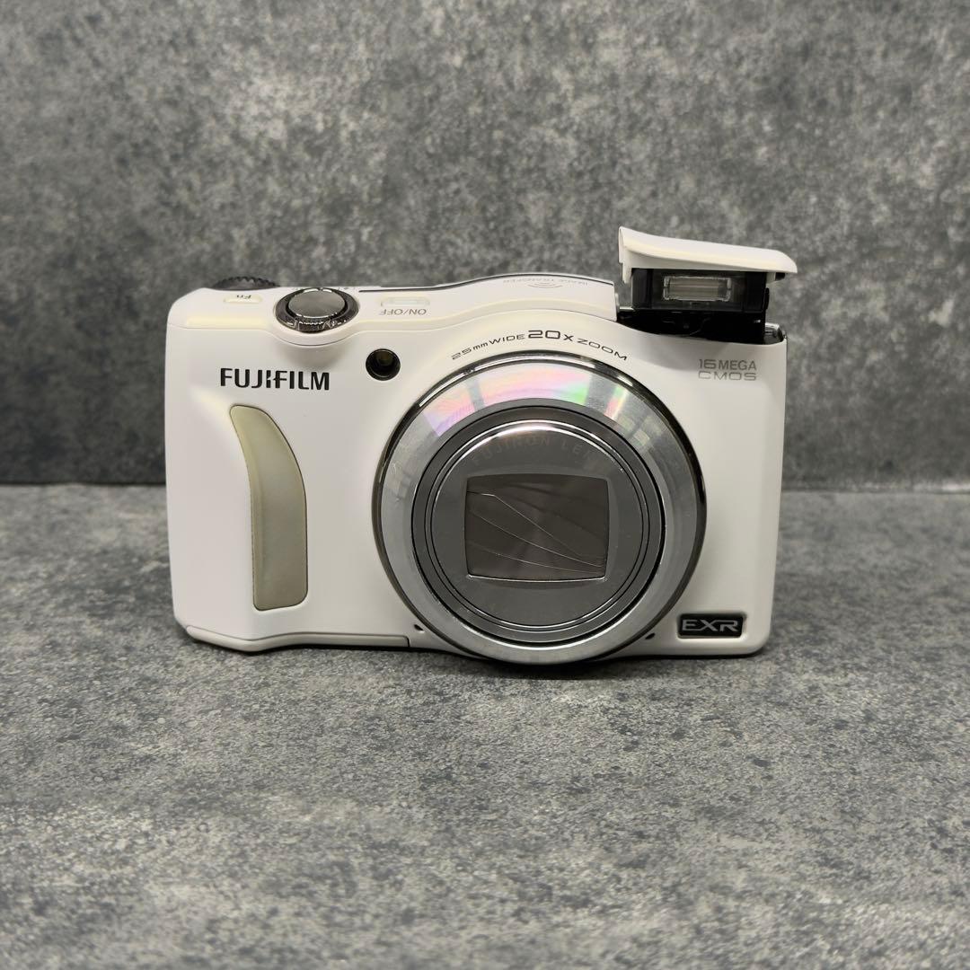 富士フイルム FinePix F800EXR ホワイト デジカメ