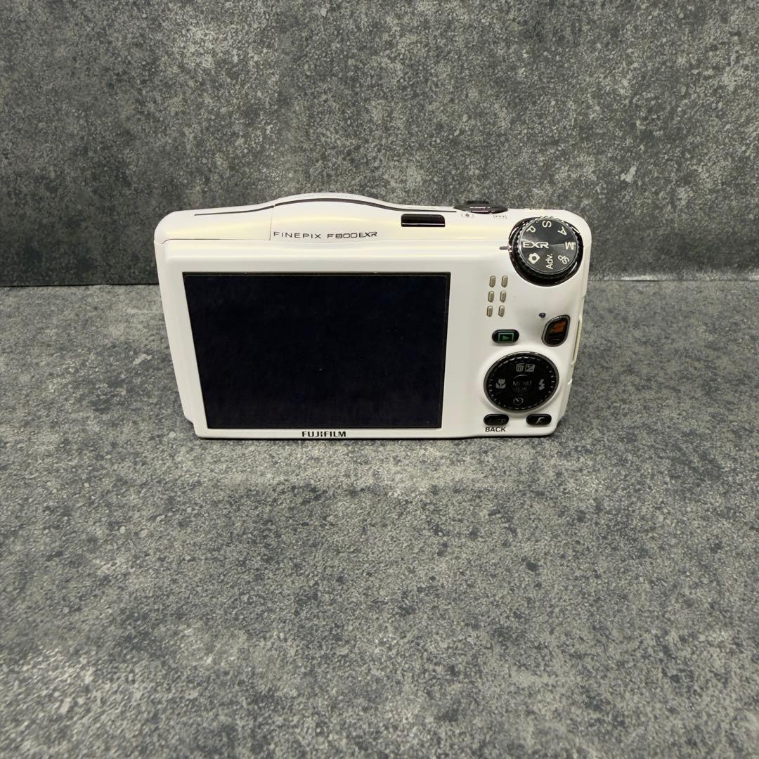 富士フイルム FinePix F800EXR ホワイト デジカメ