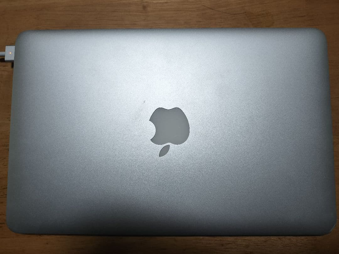 Apple MacBook Air 11インチA1465 シルバー　最終値下げ