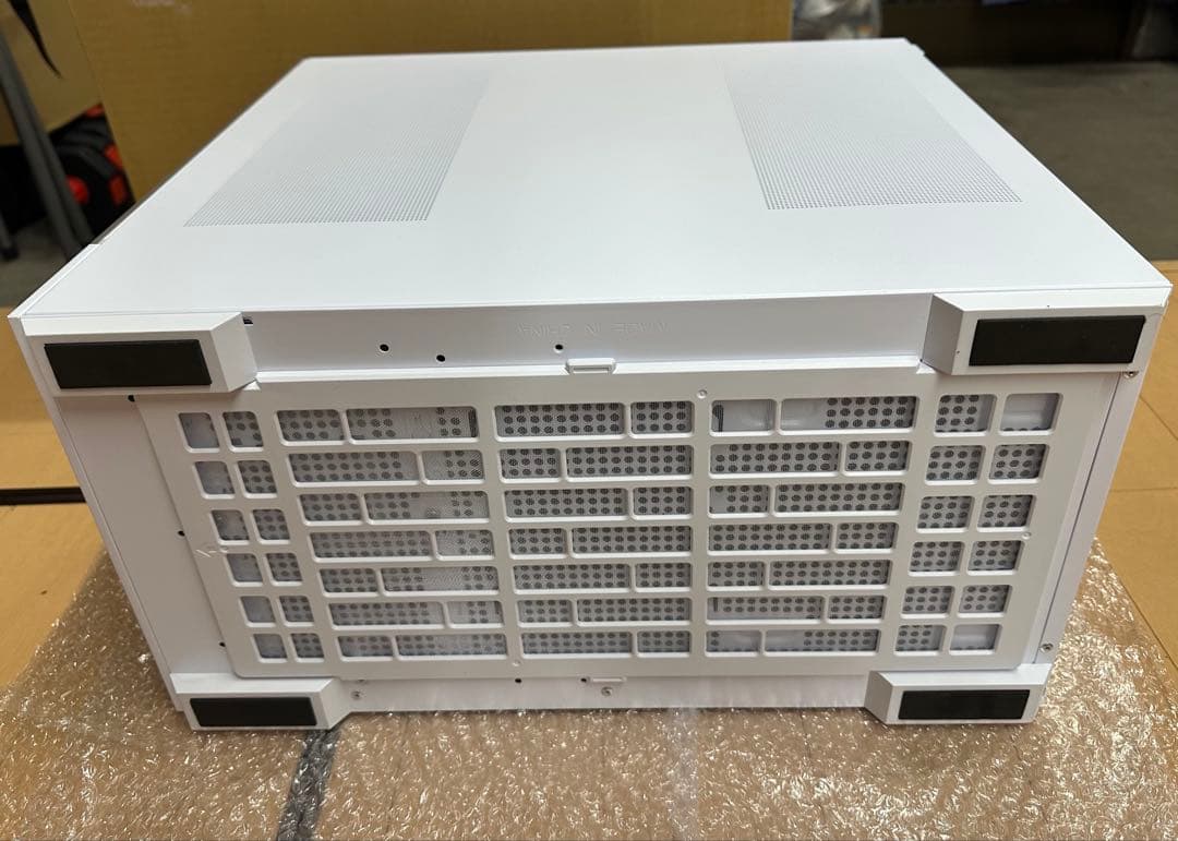 PCケース(自作PC用) Ryzen 7 5700X + RX 9060 XT 32GB SSD 1TB