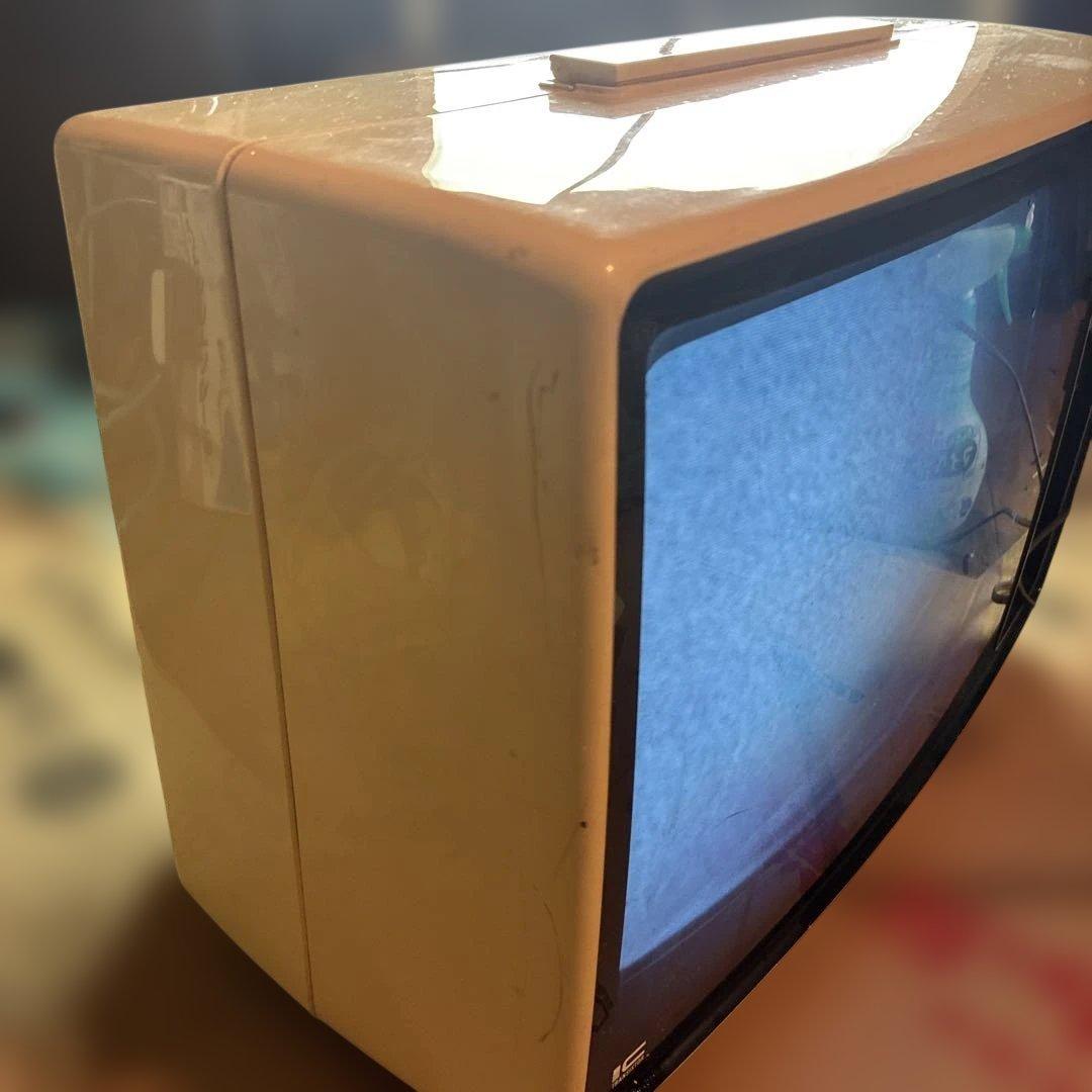 レトロナショナルブラウン管テレビ ホワイト クリーム色ジャンク画面はつきます