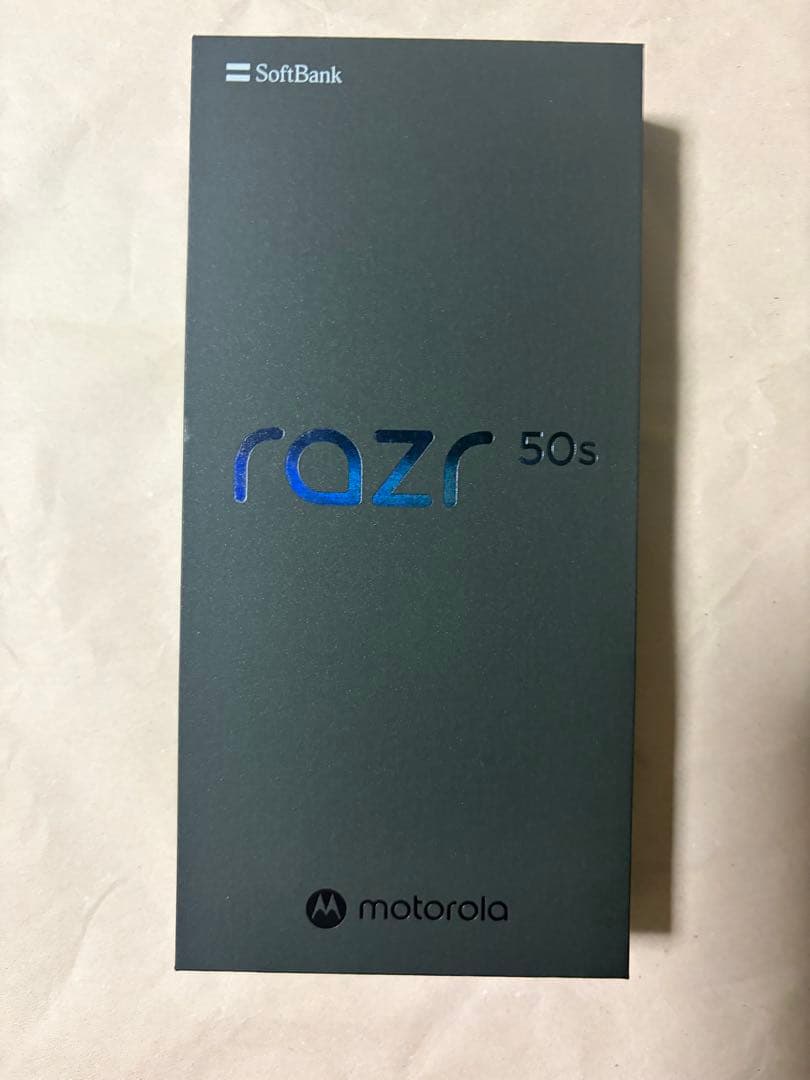 【新品】motorola razr 50s サンドクリーム SIMフリー