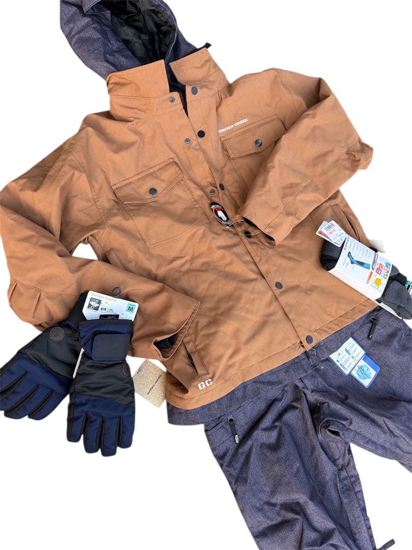 【新品】スノーボードウェアセット（ジャケット・パンツ・手袋・靴下