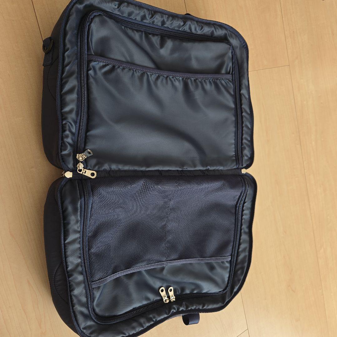 Bluetrip ネイビー キルティング スーツケースのようなボストンバッグ