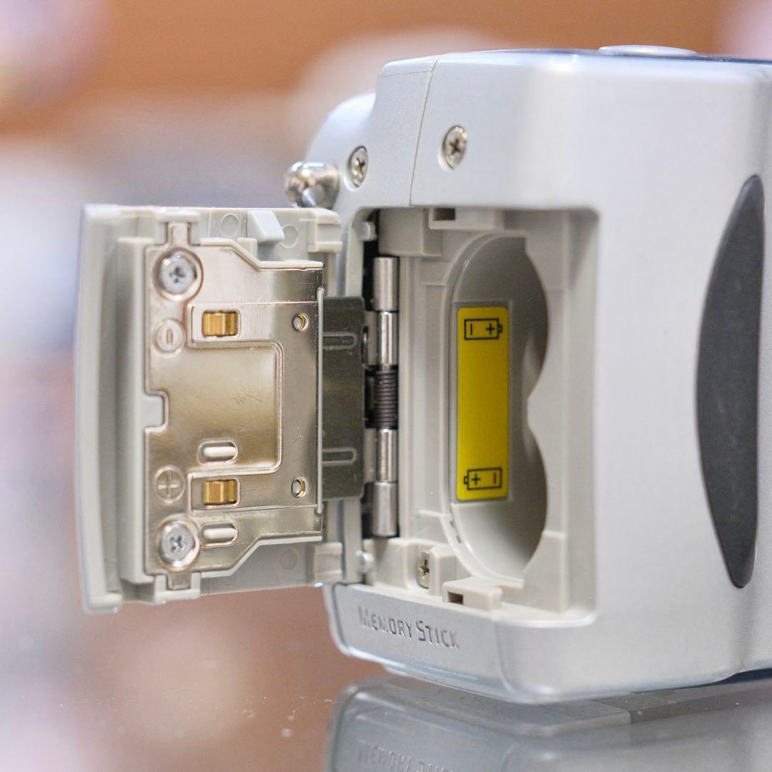 美品 動作品 平成レトロ CCD Y2K SONY Cyber−Shot P71