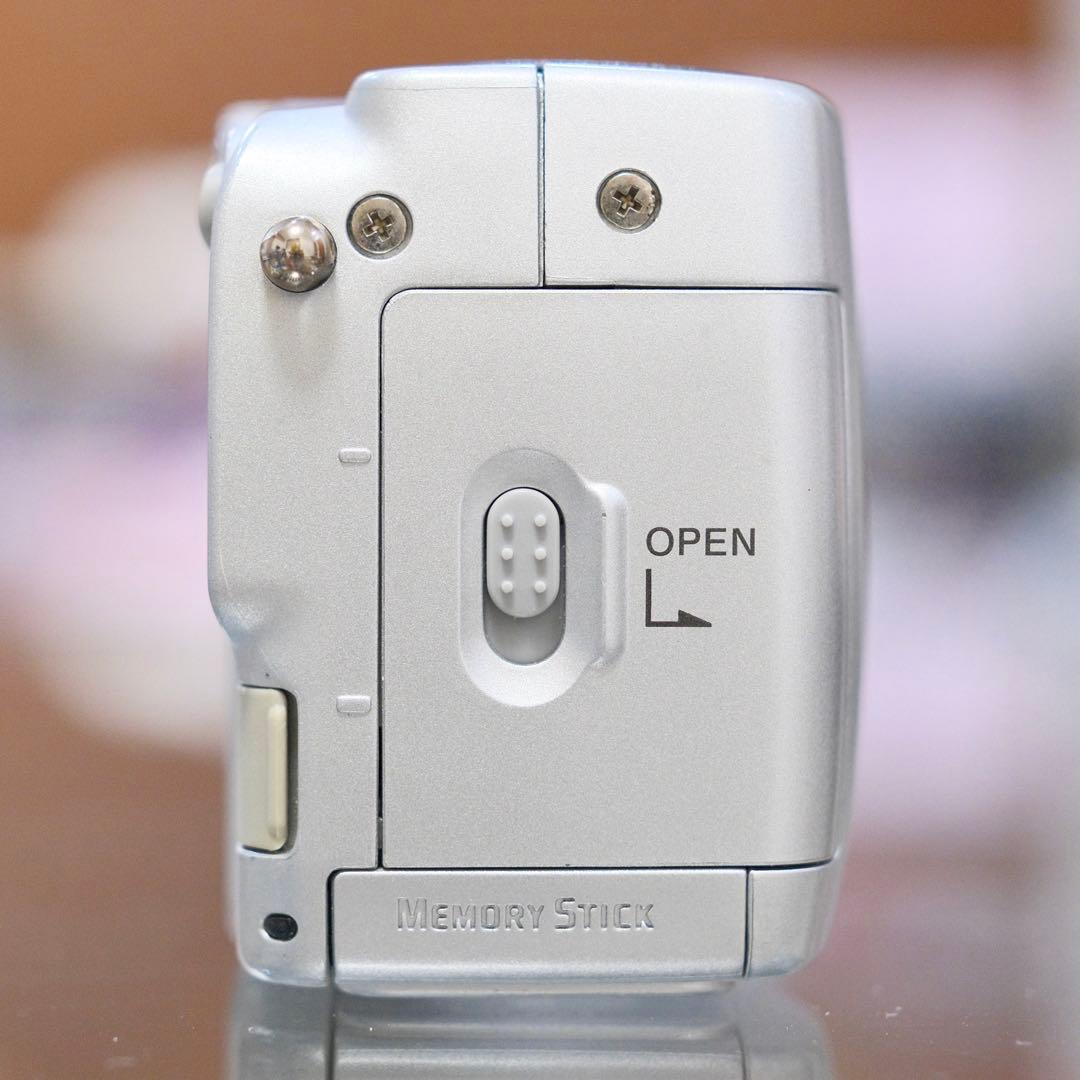 美品 動作品 平成レトロ CCD Y2K SONY Cyber−Shot P71