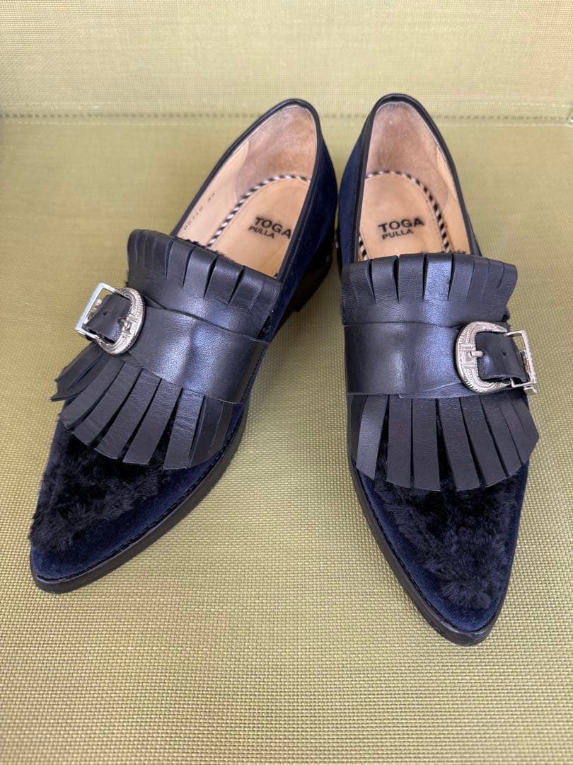 値下げ！TOGA PULLA ネイビーフリンジローファー