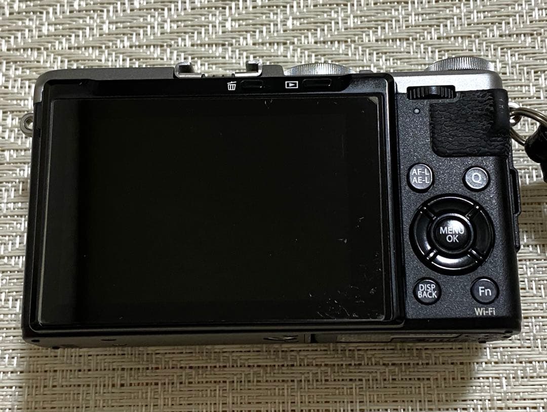 【純正カバー付】 富士フイルム Fujifilm X70 デジタルカメラ