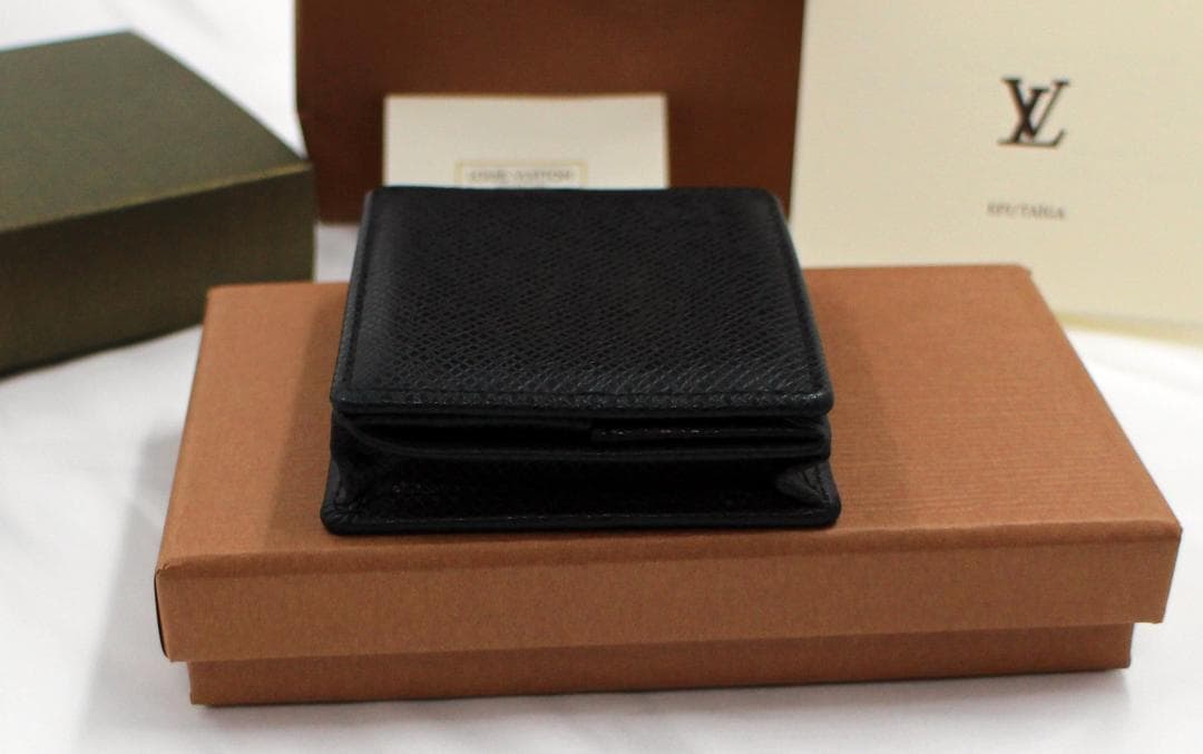 Louis Vuitton タイガ　小銭入れ ほぼ新品