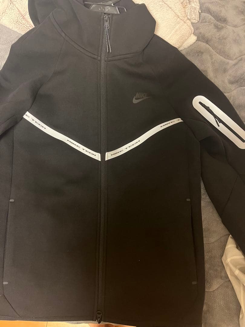 NIKEテックフリース リフレクティブ