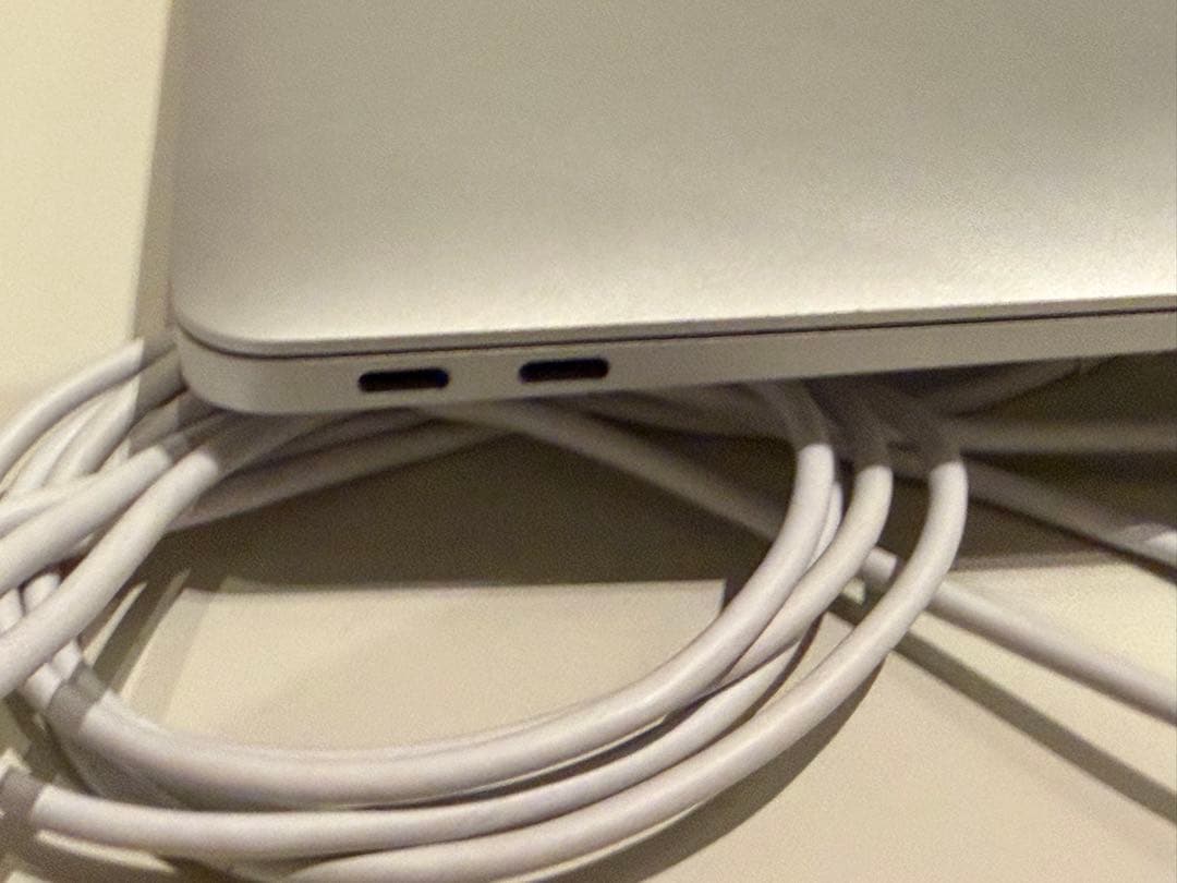 Apple MacBook Air (M1, 2020) シルバー US