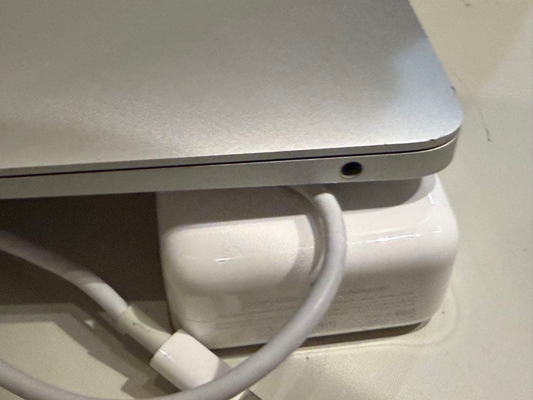 Apple MacBook Air (M1, 2020) シルバー US