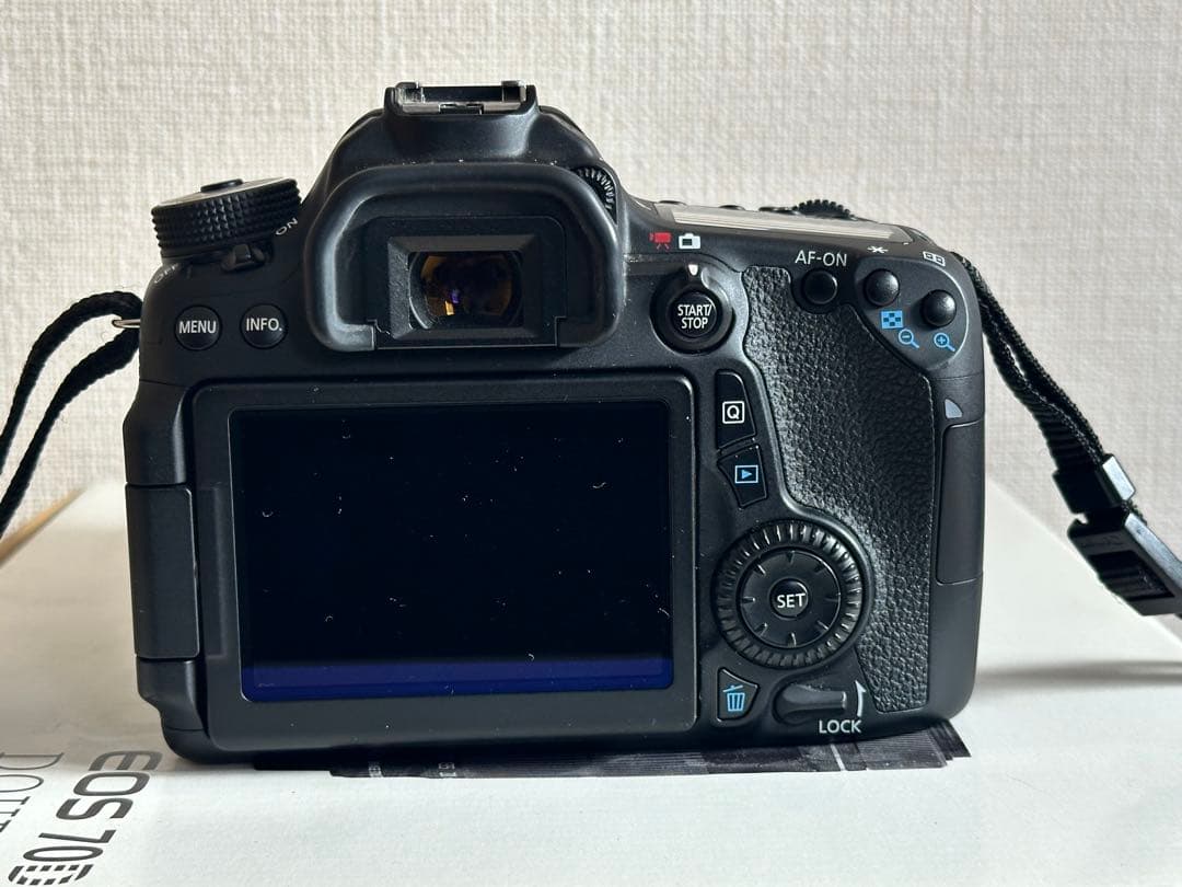 Canon EOS 70D ダブルズームキット