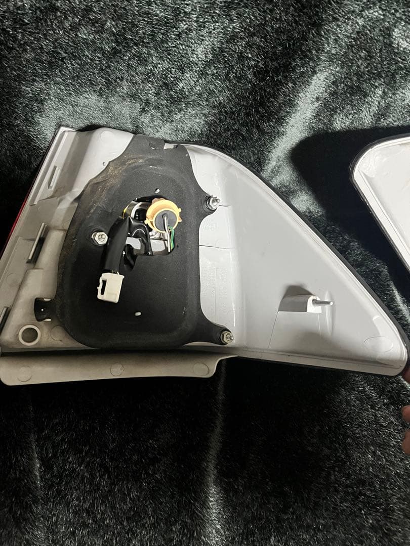 30セルシオ後期　純正テール