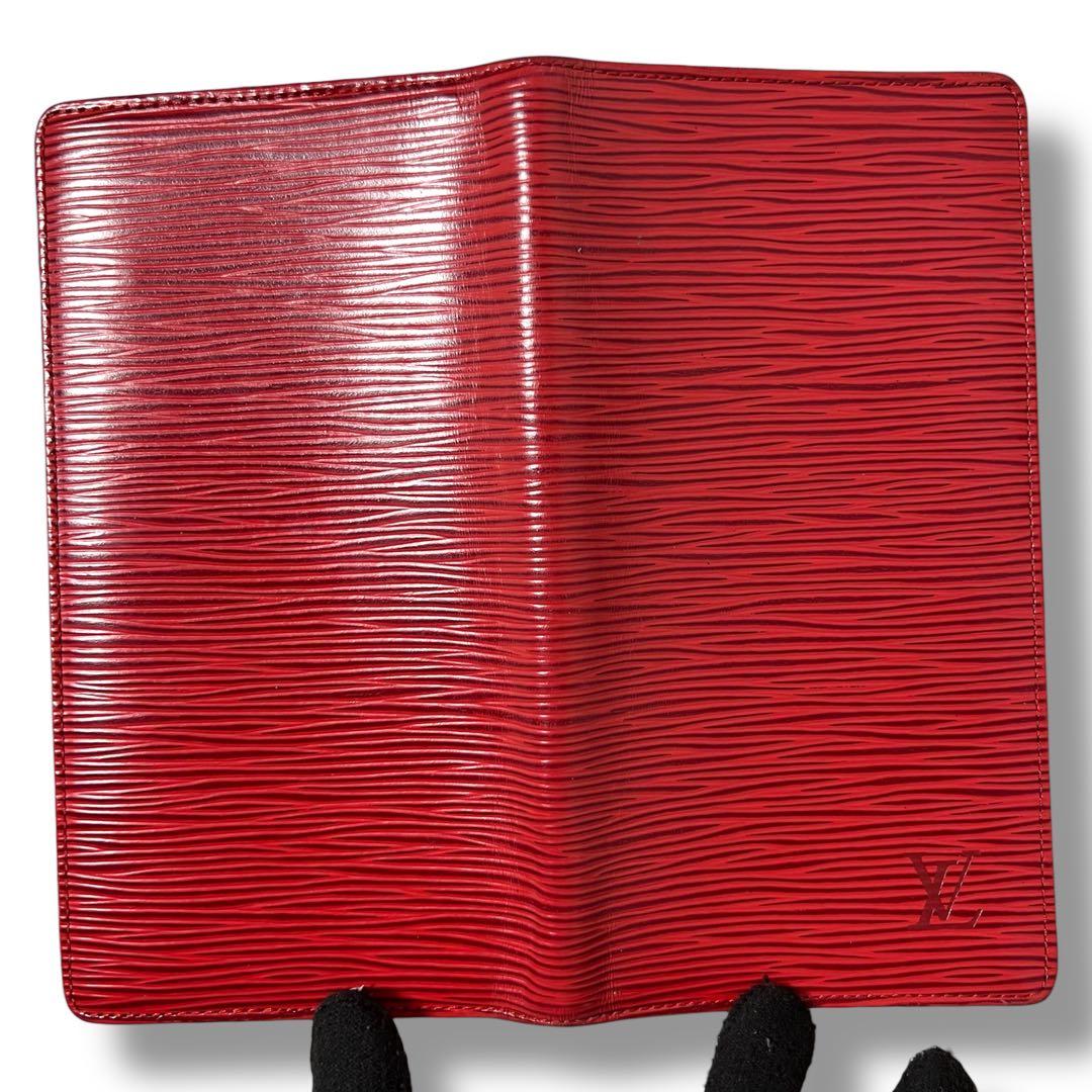 ルイヴィトン エピ ポルトカルトクレディ 長財布 お札入れ 二つ折り 赤 レッド