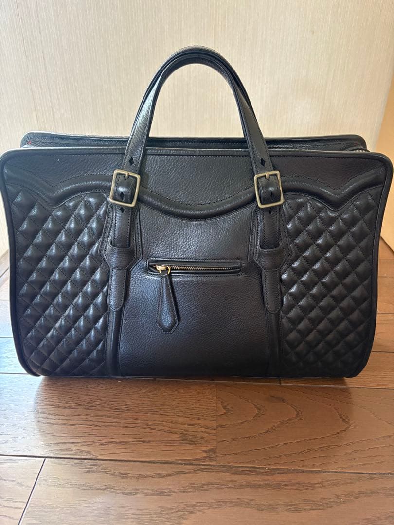 黒レザーキルティングビジネスバッグ