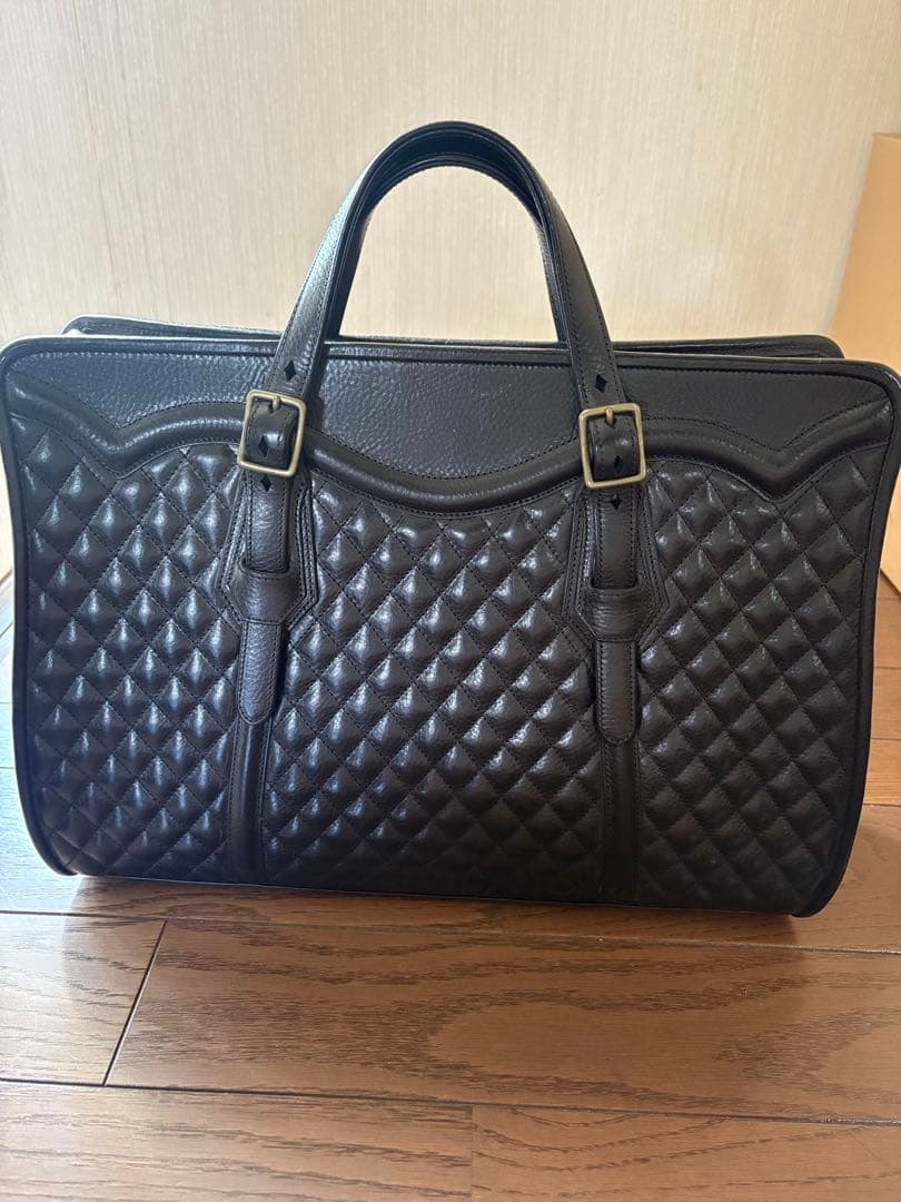 黒レザーキルティングビジネスバッグ