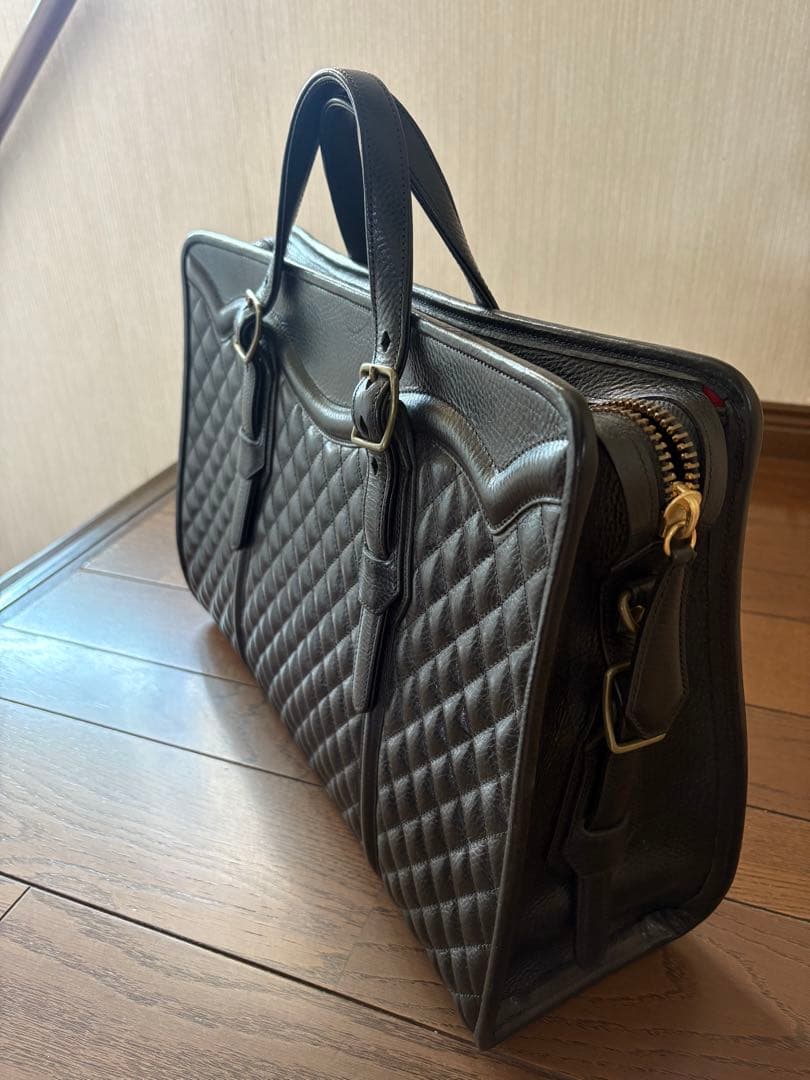 黒レザーキルティングビジネスバッグ
