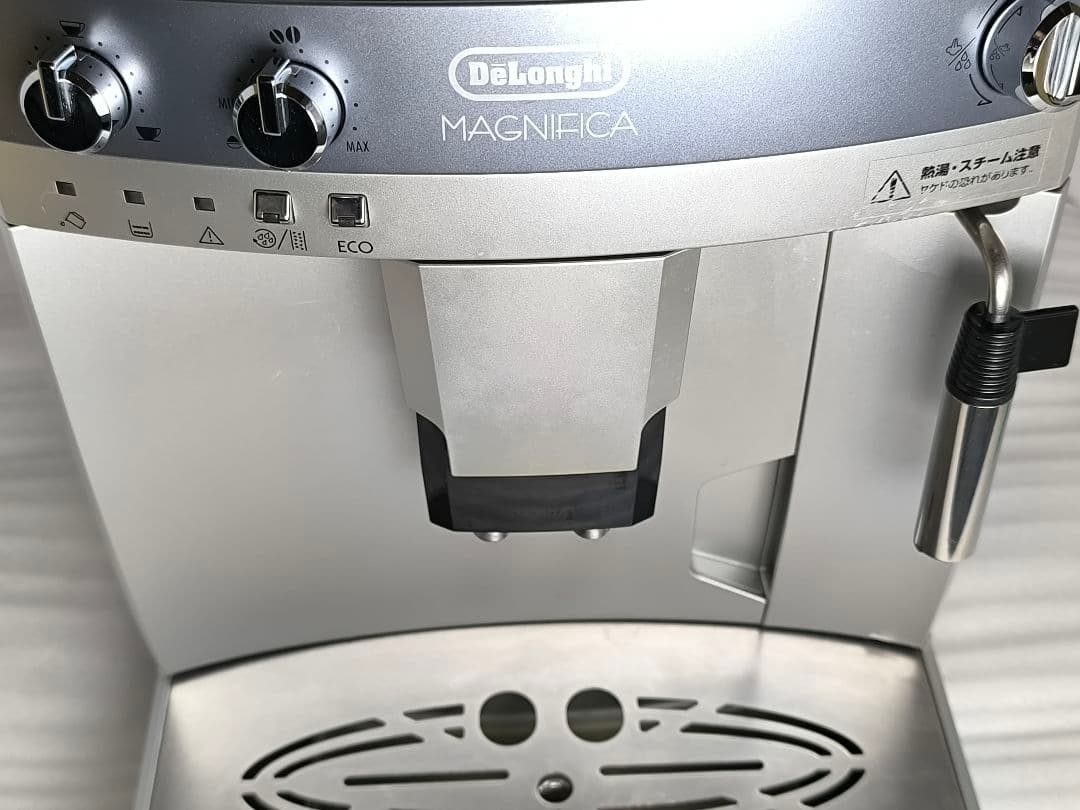デロンギ　マグニフィカ　全自動エスプレッソマシン　ESAM03110　022