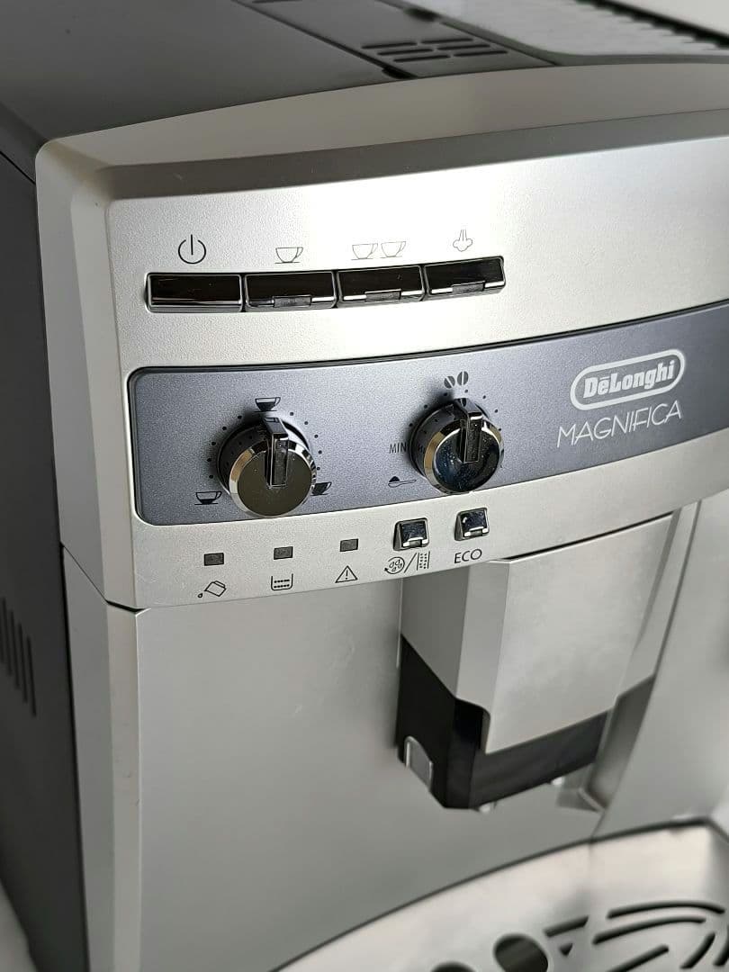 デロンギ　マグニフィカ　全自動エスプレッソマシン　ESAM03110　022