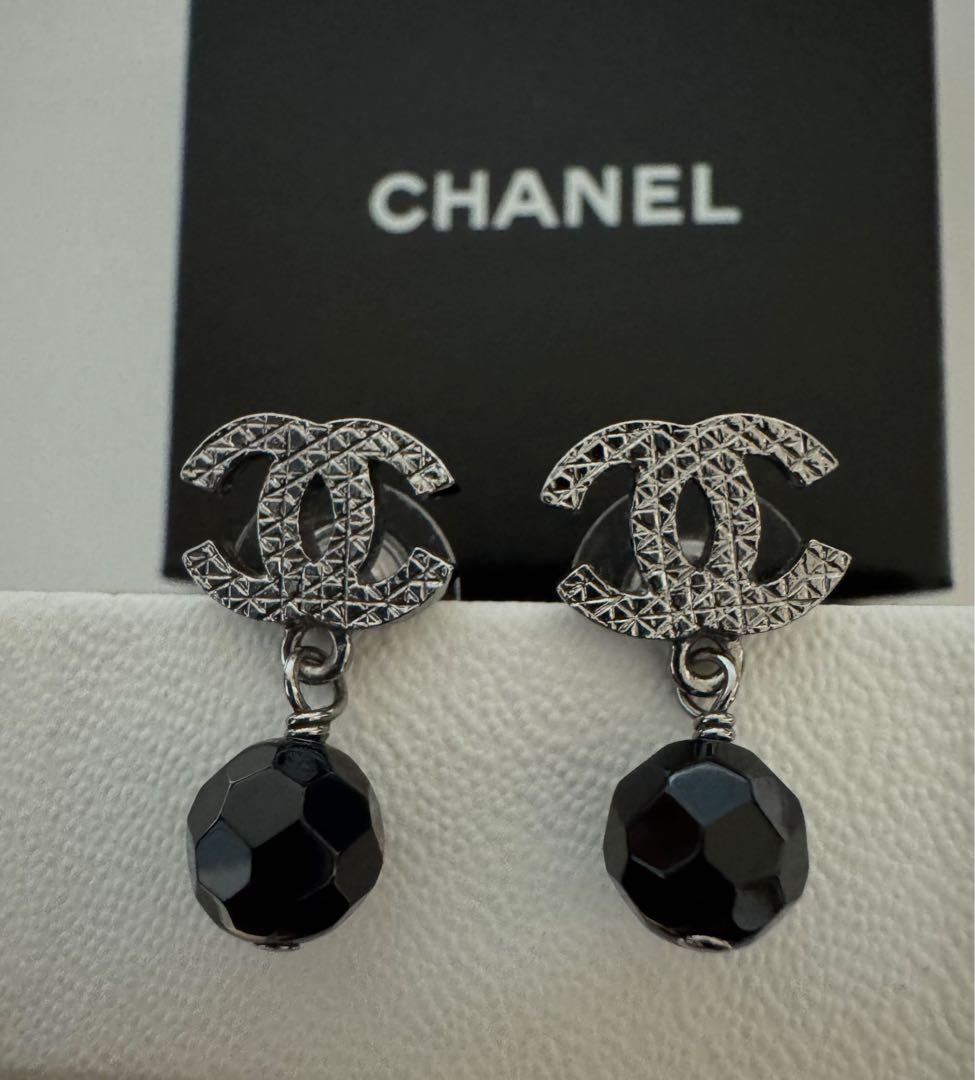 正規品☆シャネルピアス CHANEL ガンメタ シルバー黒 美品 メンズ 箱あり