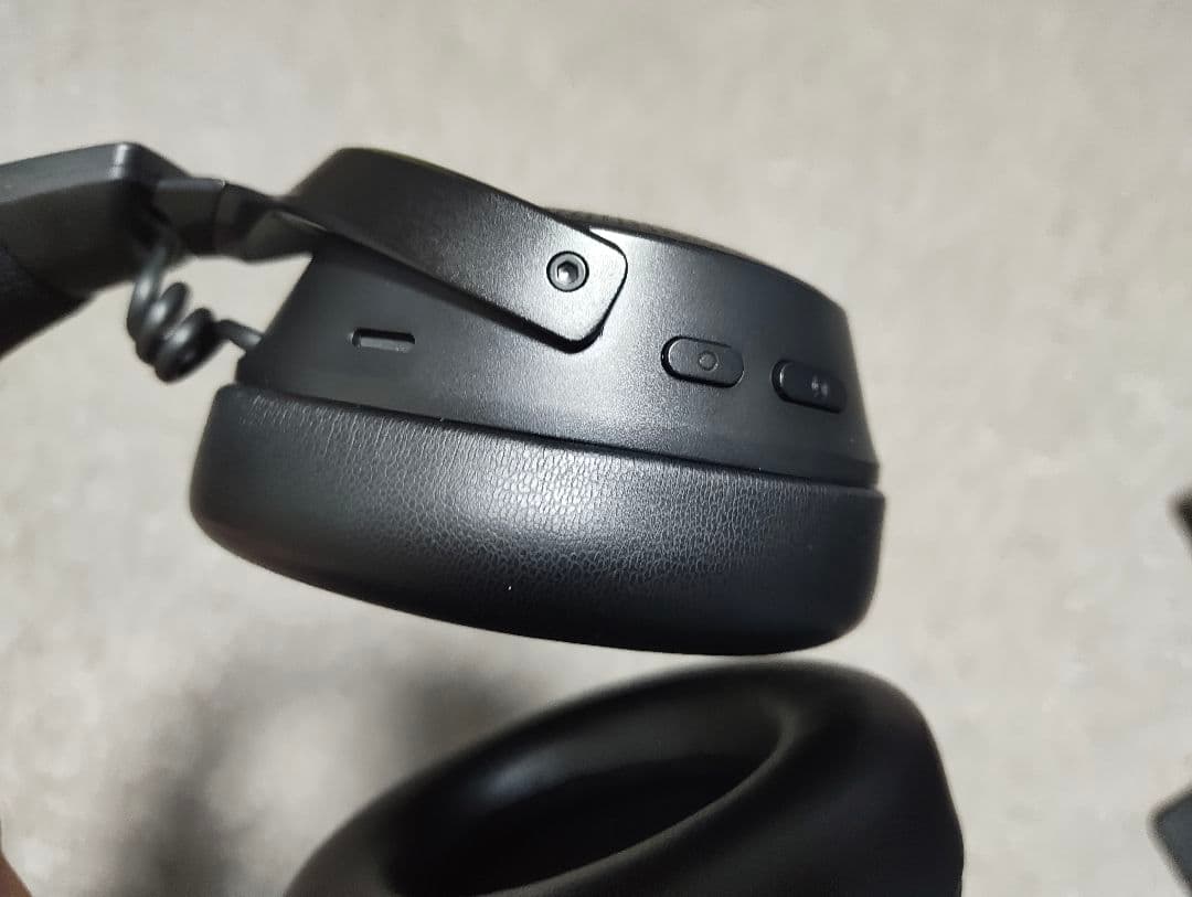 Razer Kraken V4 Pro ワイヤレス RGB【中古品】