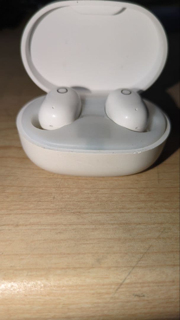 AirPods本体 ホワイト 充電ケース付き