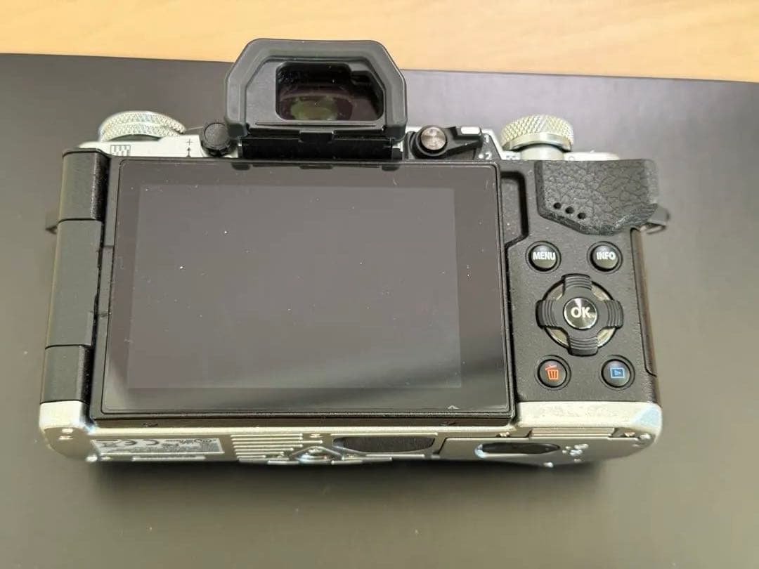 デジタルカメラ OLYMPUS OM-D E-M5 Mark II + 12-40mm F2.8