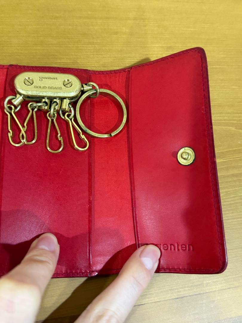 genten レザー カットワーク キーケース レッド 牛革