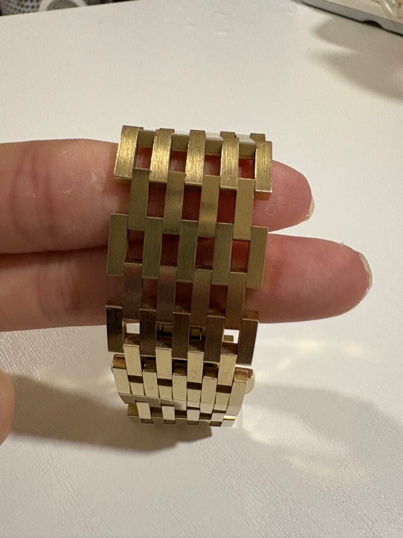 ヴァンドーム青山と隈研吾　コラボ腕時計