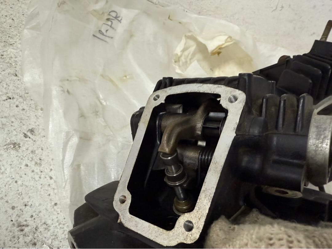 ドゥカティ900ss シリンダーヘッド