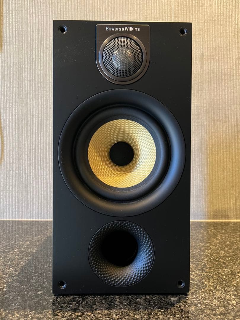 Bowers & Wilkins スピーカー２本