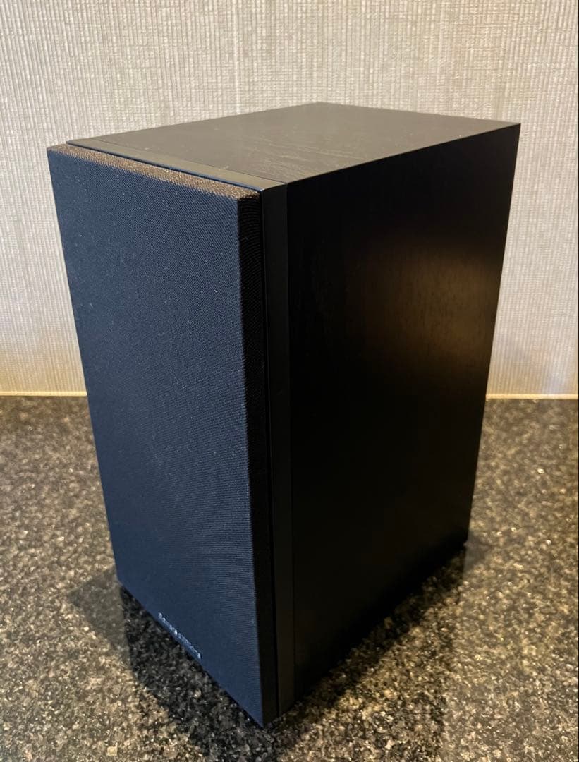 Bowers & Wilkins スピーカー２本