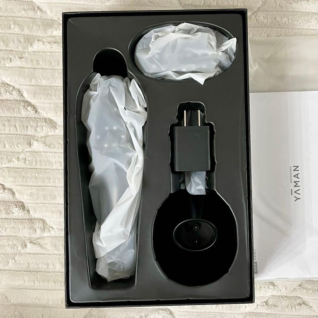 YA-MAN ヴェーダスカルプブラシ