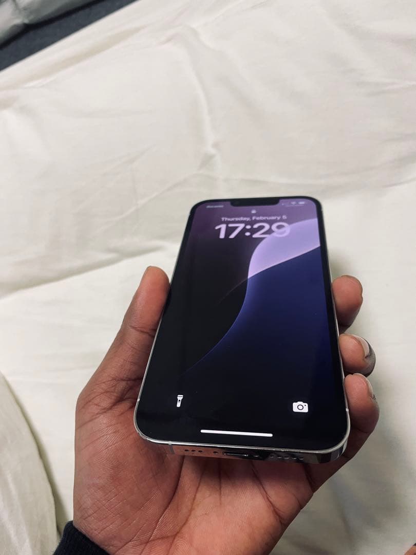 Apple iPhone 13 Pro シルバー 本体256gb