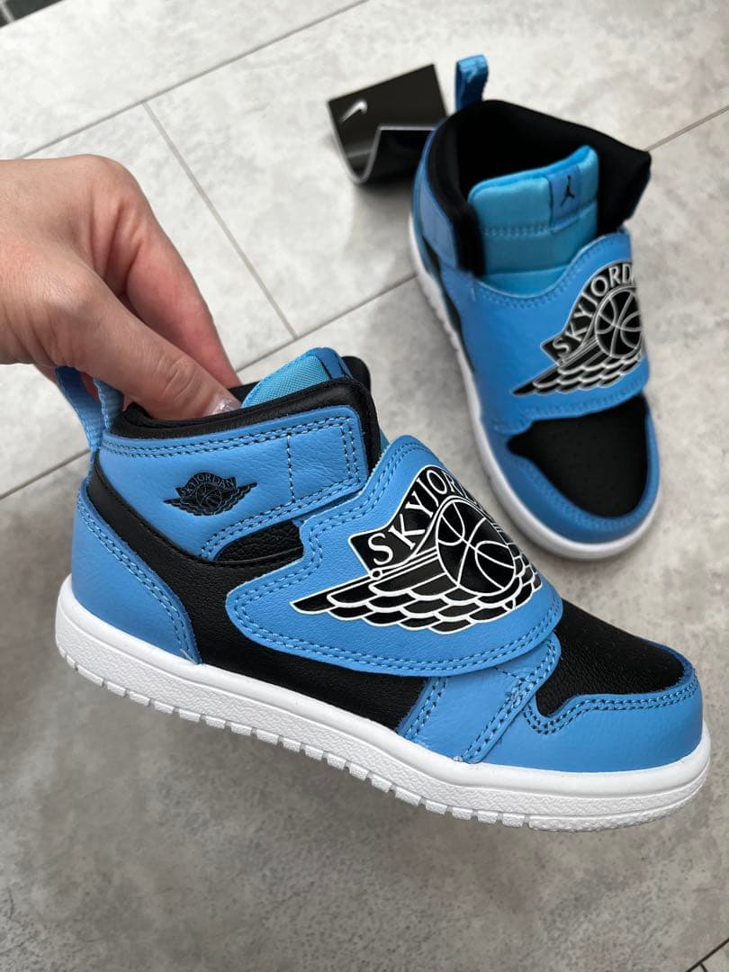SKYJORDAN スニーカー 青/黒 ハイカット